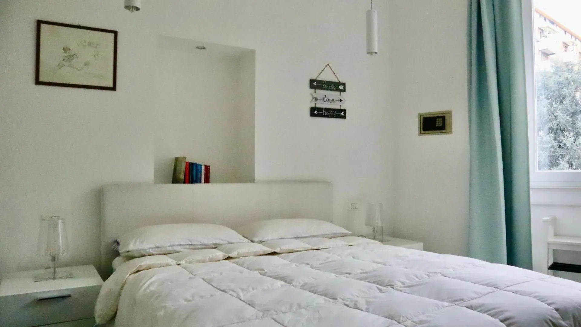 Boule Home Porta Romana Milano 0*,  Italia